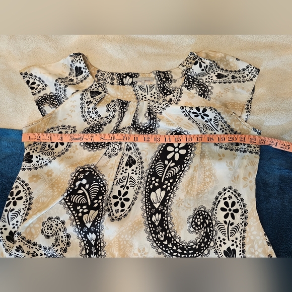 Violent & Claire XL Silky Cream, Tan & Black Paisley Print Round Neck Blouse - Picture 7 of 10